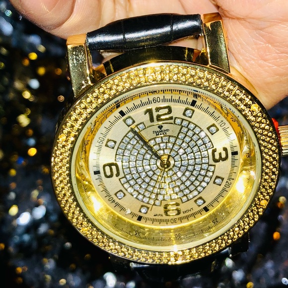 Real Diamond bezel watch custom made for men take elegant style to a new level - Picture 3 of 10